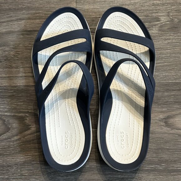 Crocs Swiftwater Casual Strappy Sandals Size 9 White Navy Slides Beach Pool - Picture 1 of 7